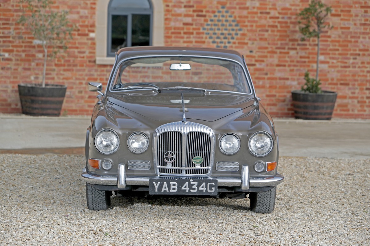 1969 Daimler Sovereign Image 2